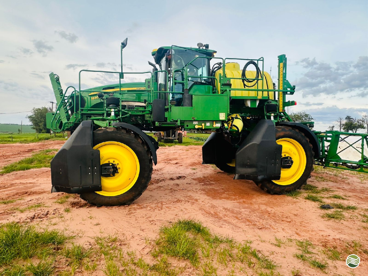 Pulverizador Autopropelido John Deere M4030 – Ano 2022