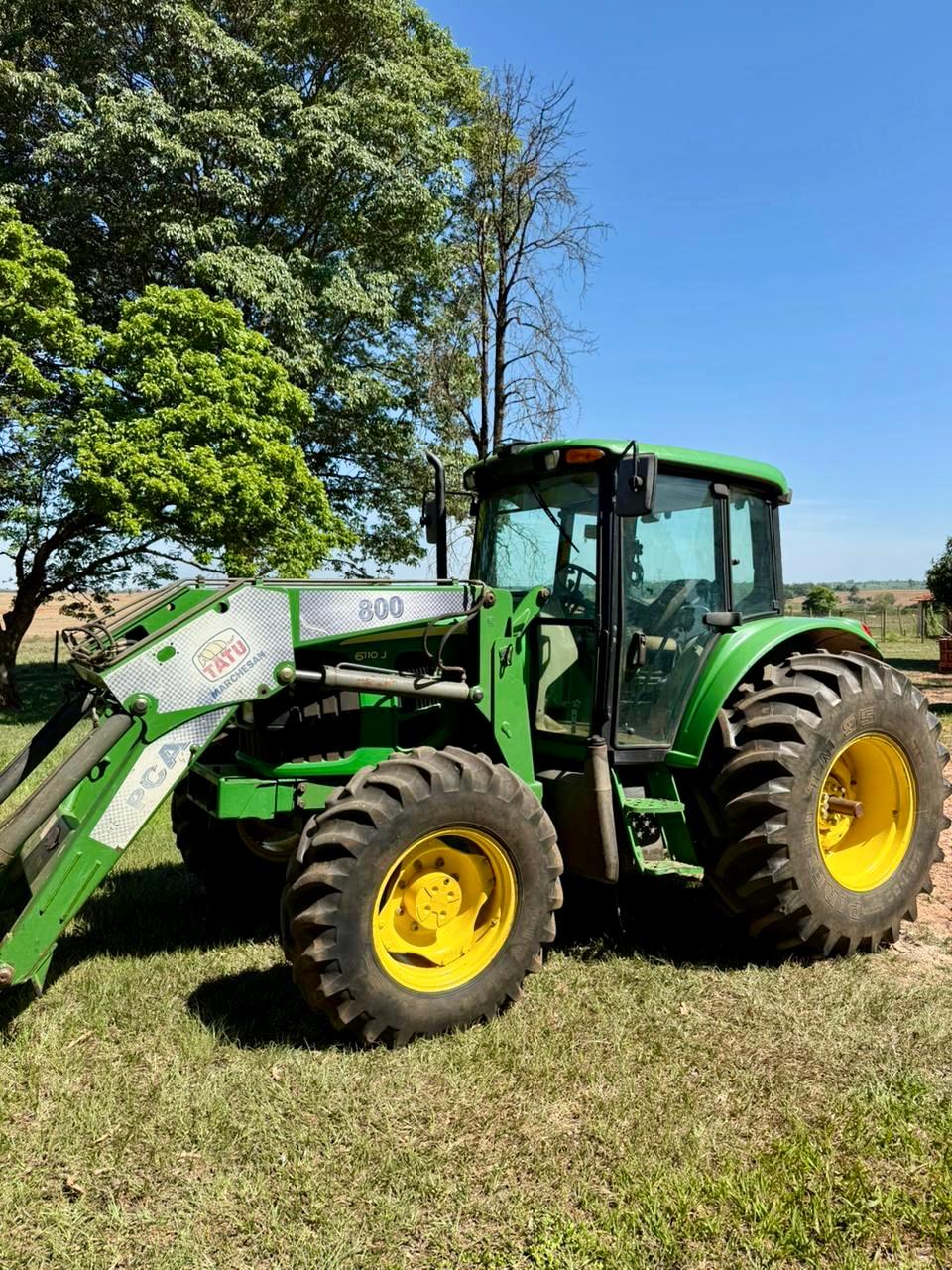 Trator John Deere 6110J – Ano 2016