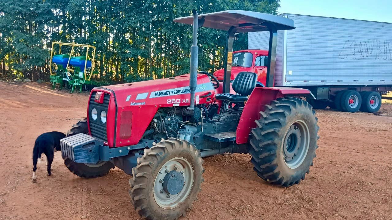 Trator Massey Ferguson 250 XE Advanced – Ano 2013