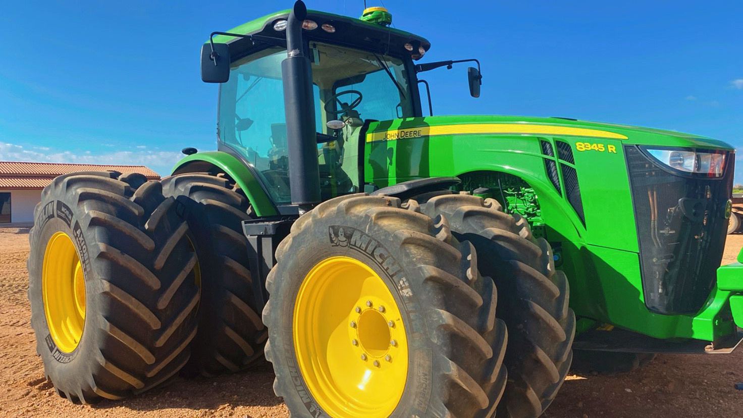 Trator John Deere 8345R – Ano 2023