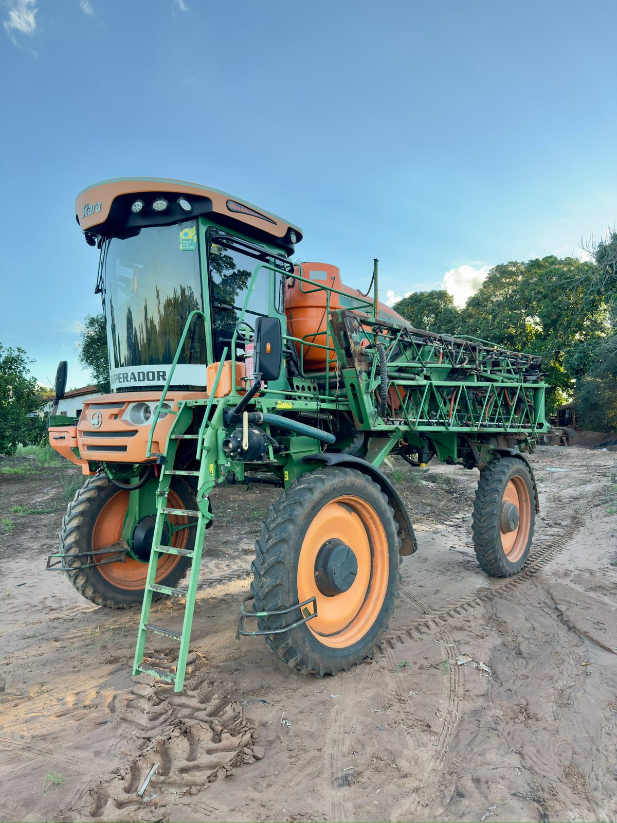 Pulverizador Autopropelido Stara IMPERADOR 3100 – Ano 2016