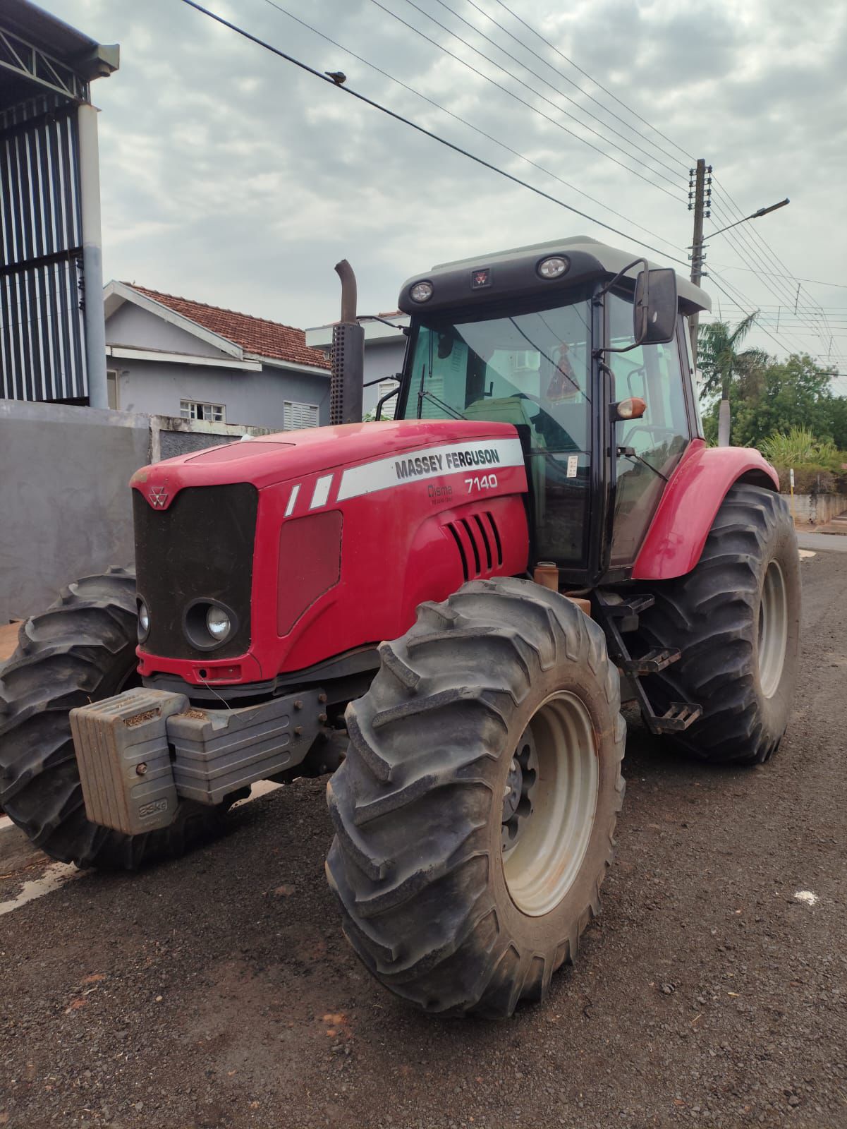 Trator Massey Ferguson MF 7140 – Ano 2014