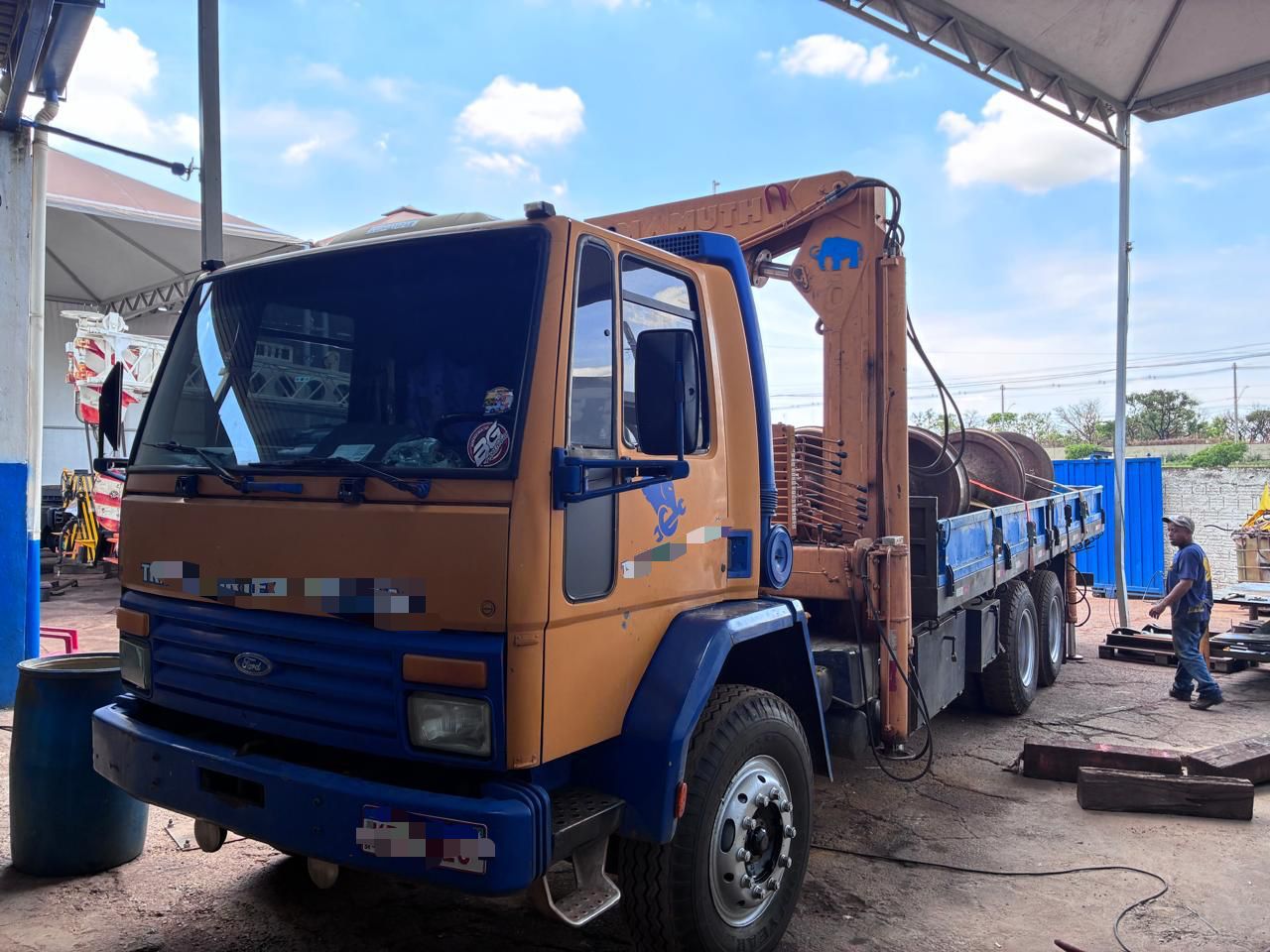 Caminhão Munck Ford Cargo 1622 – Ano 2000