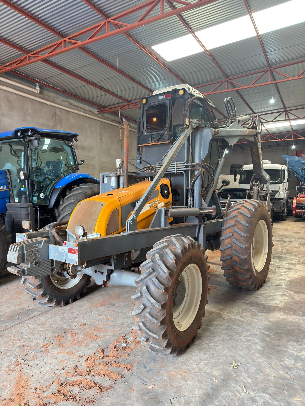 Trator Valtra BM 100 – Ano 2015
