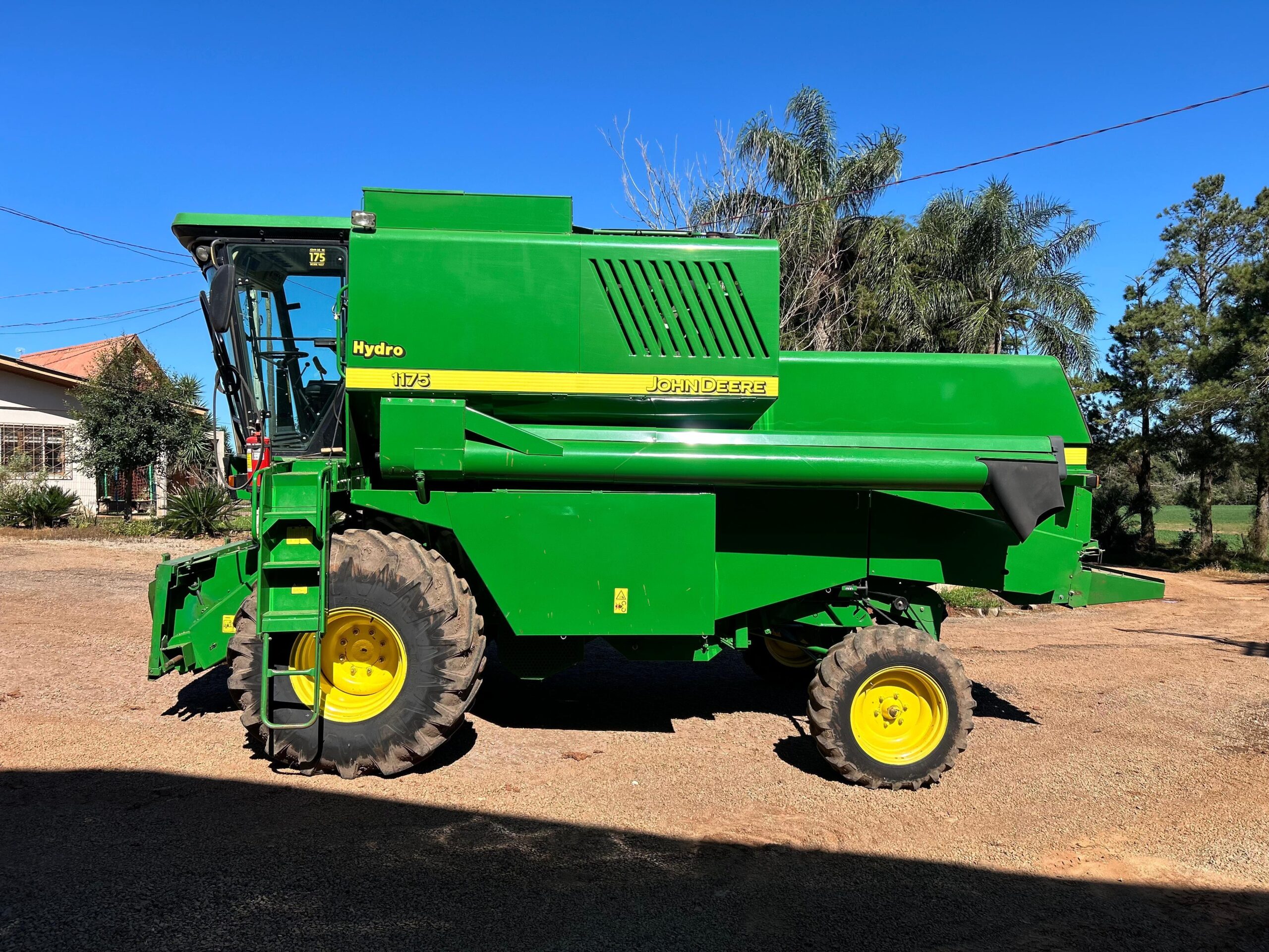 Colheitadeira John Deere 1175 – Ano 2012