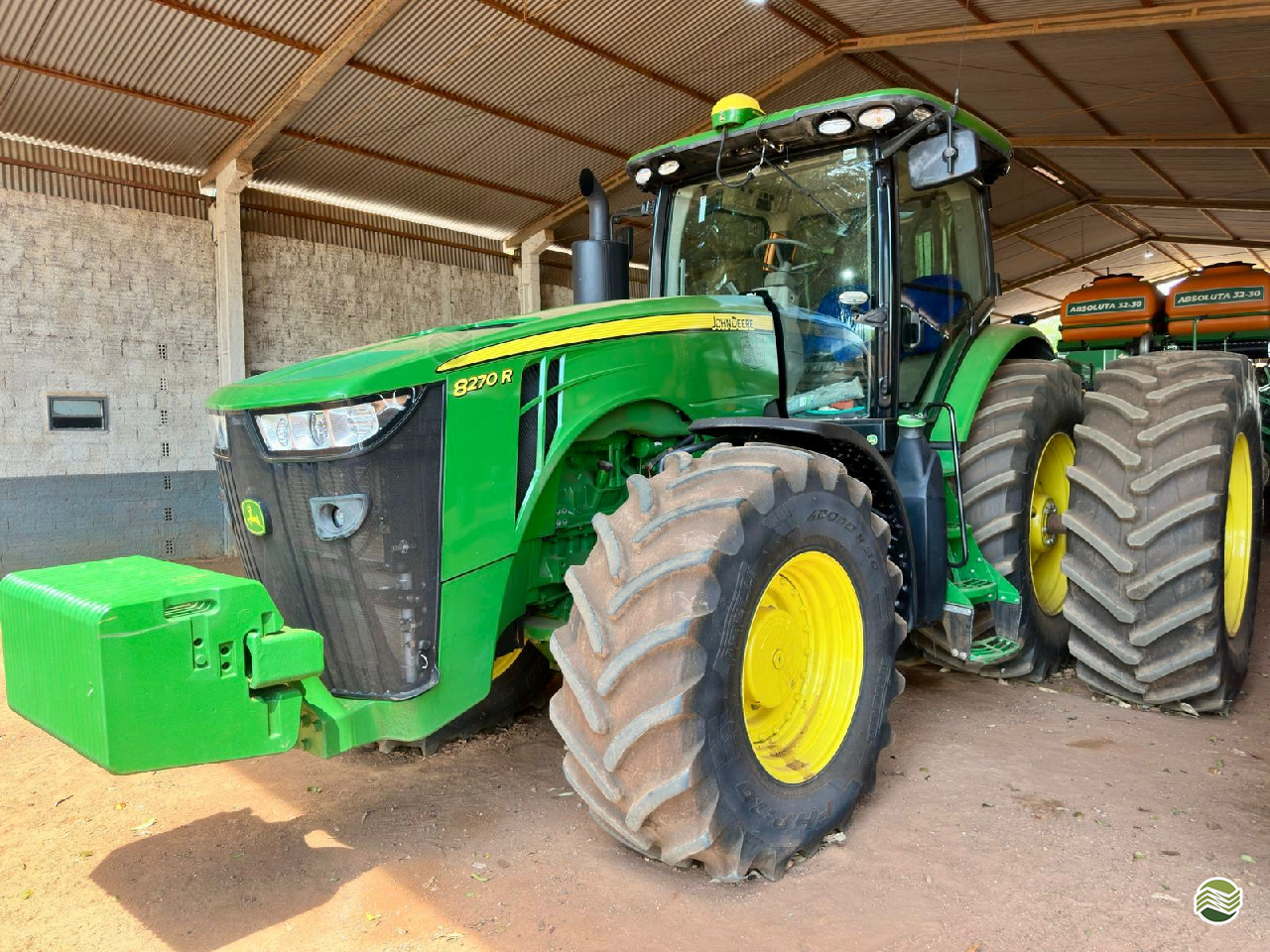 Trator John Deere 8270R – Ano 2023/24