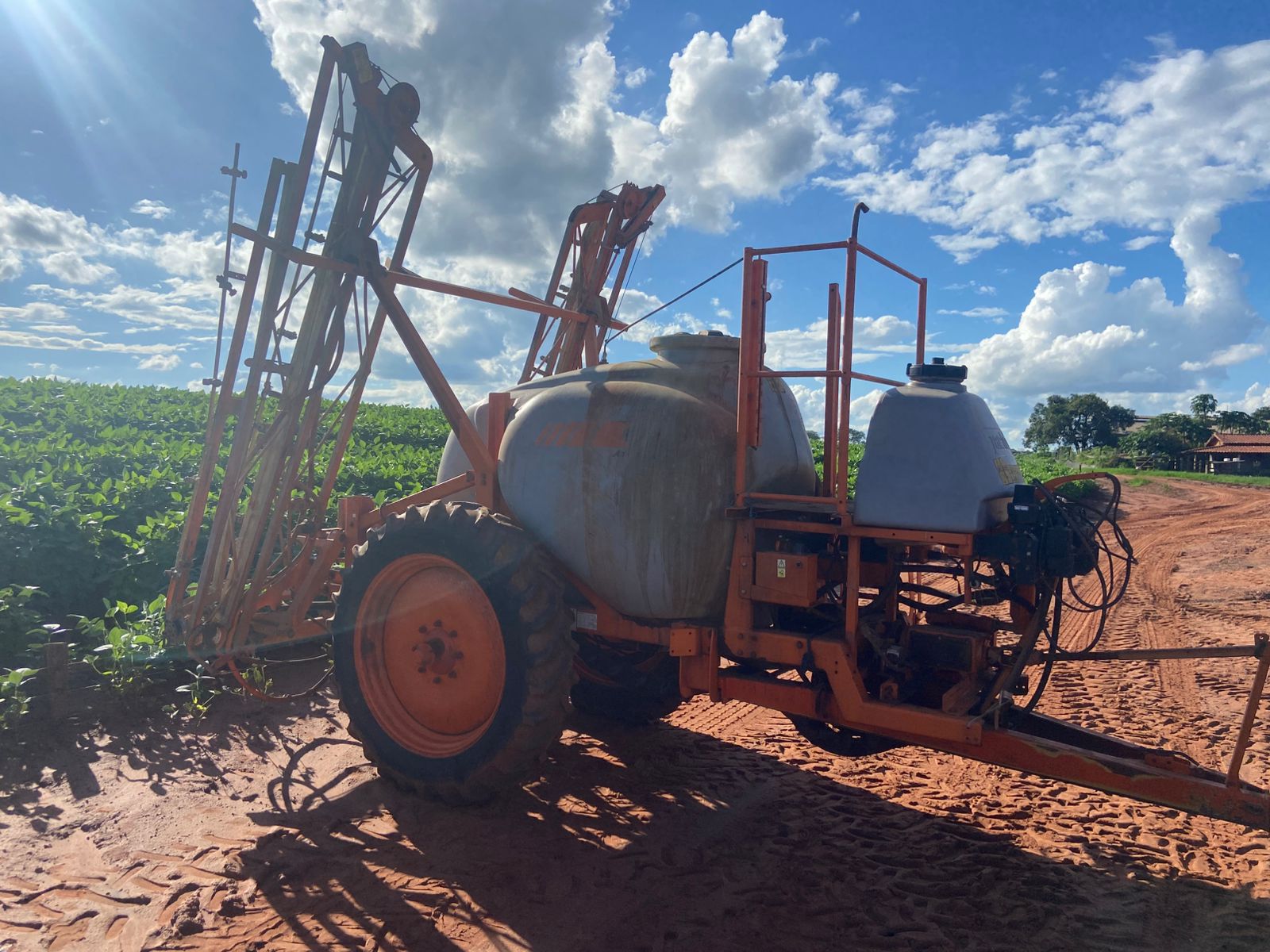 Pulverizador Jacto Advanced 2000 AM 18 – Ano 2015