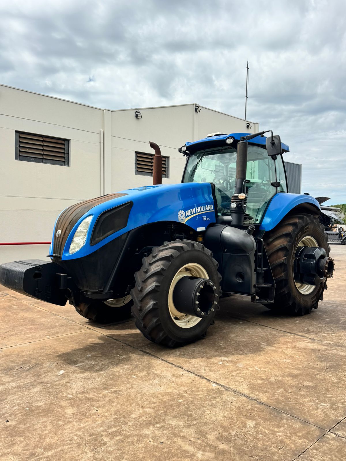 Trator New Holland T8 385 – Ano 2018