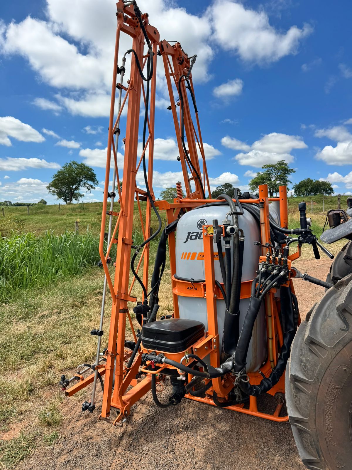 Pulverizador Jacto Condor 800 – AM14 – Ano 2010