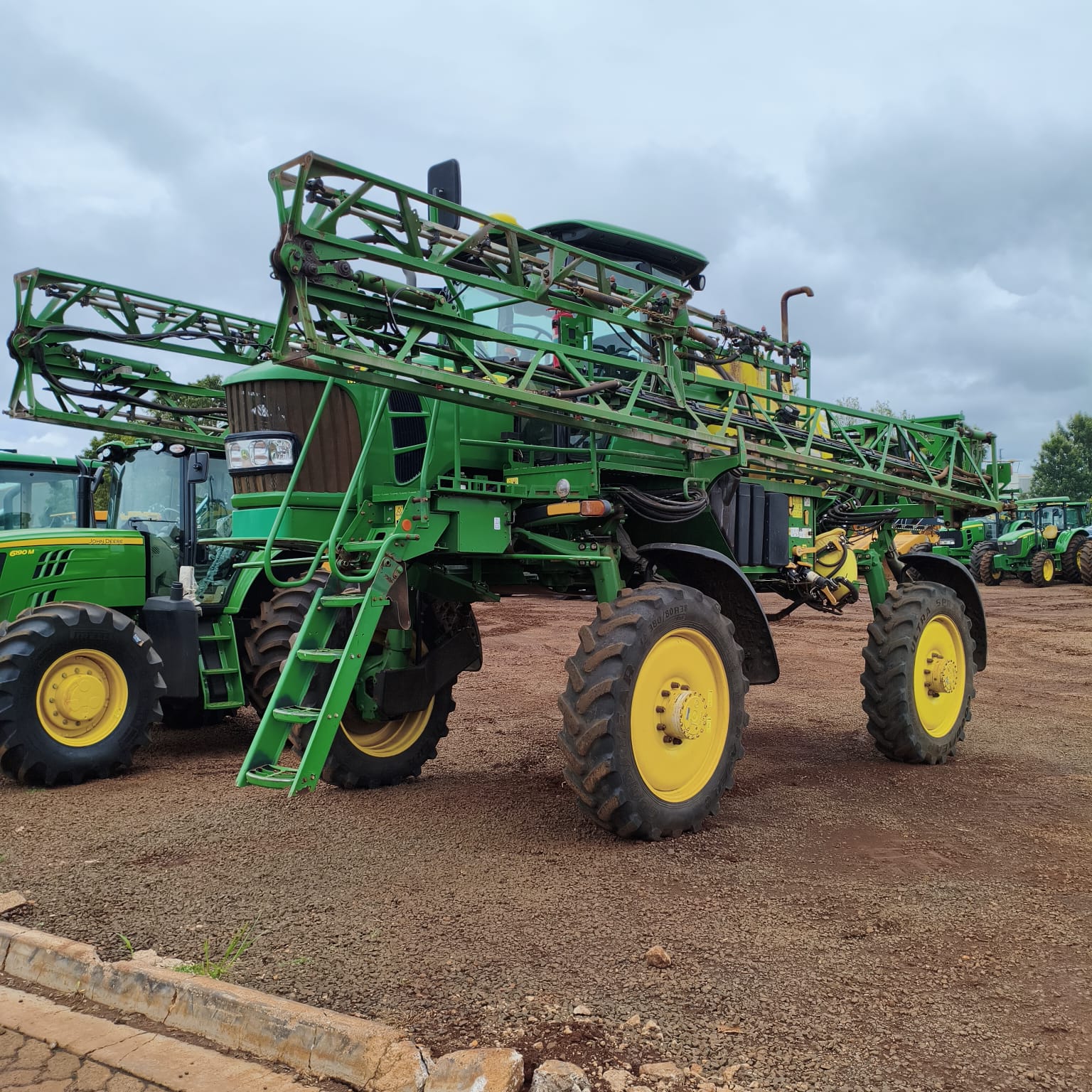 Pulverizador Autopropelido John Deere M4025 – Ano 2019