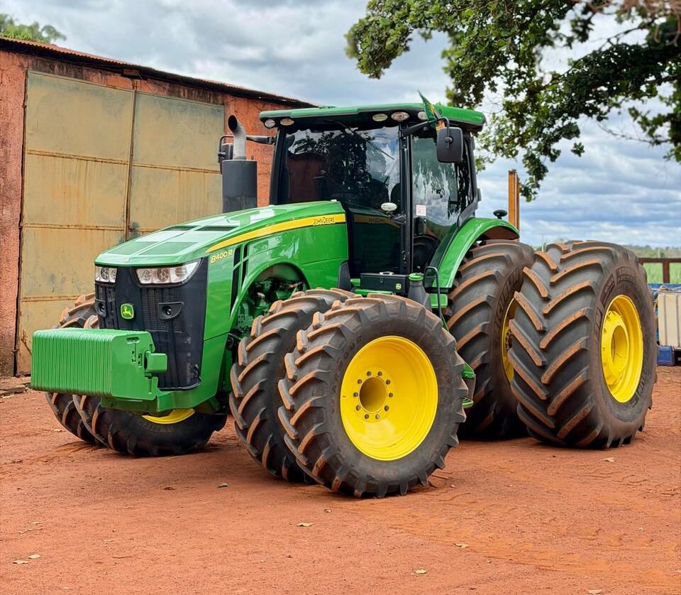 Trator John Deere 8400R – Ano 2022