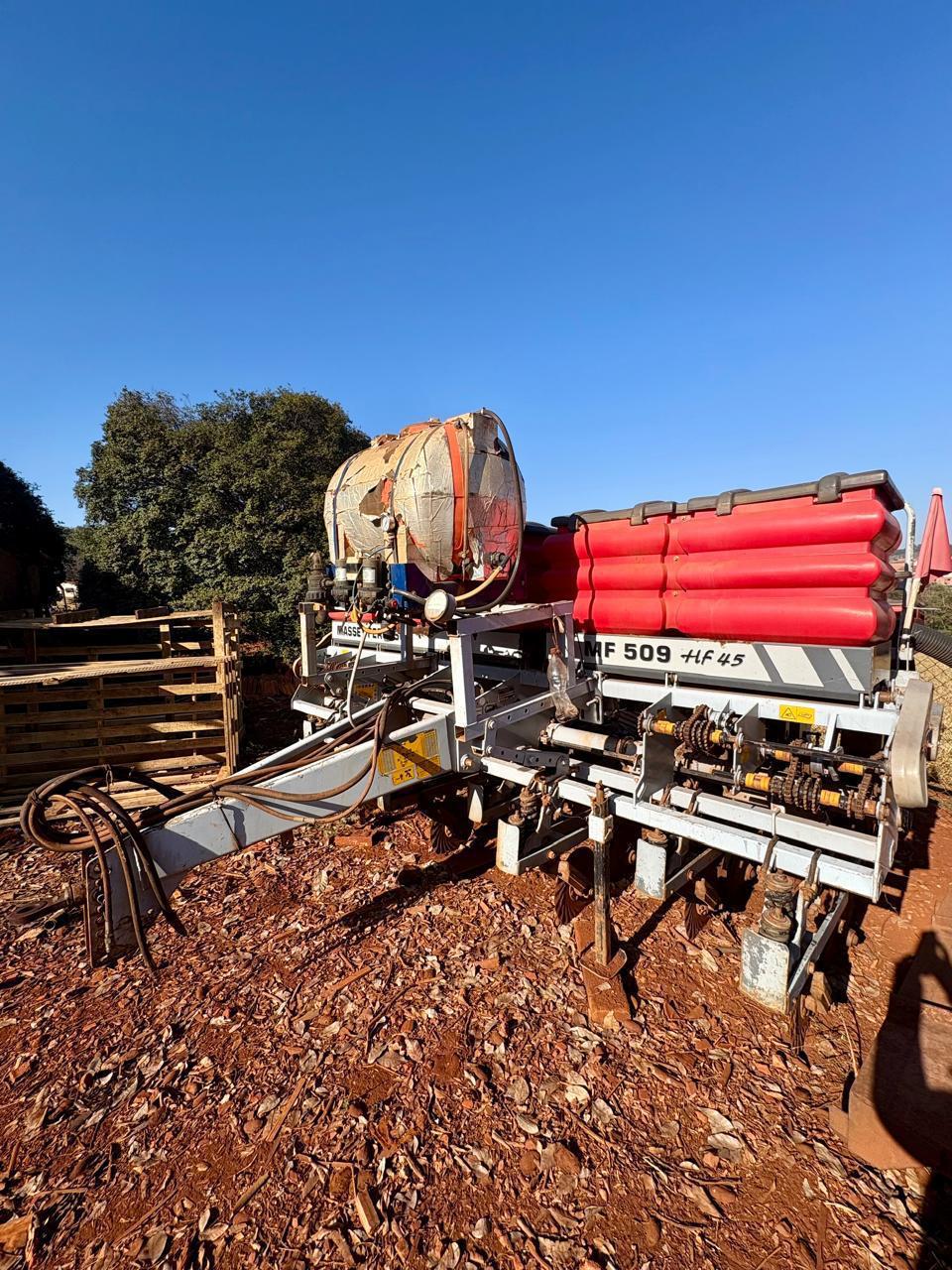 Plantadeira Massey Ferguson MF 509 – Ano 2012