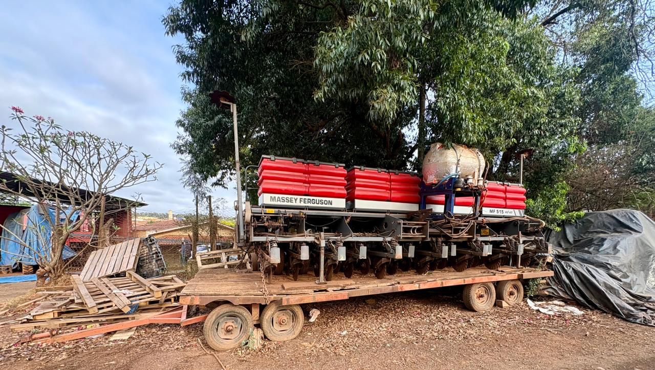 Plantadeira Massey Ferguson MF 515 – Ano 2012