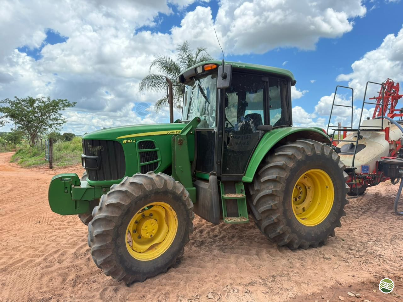 Trator John Deere 6110J – Ano 2016