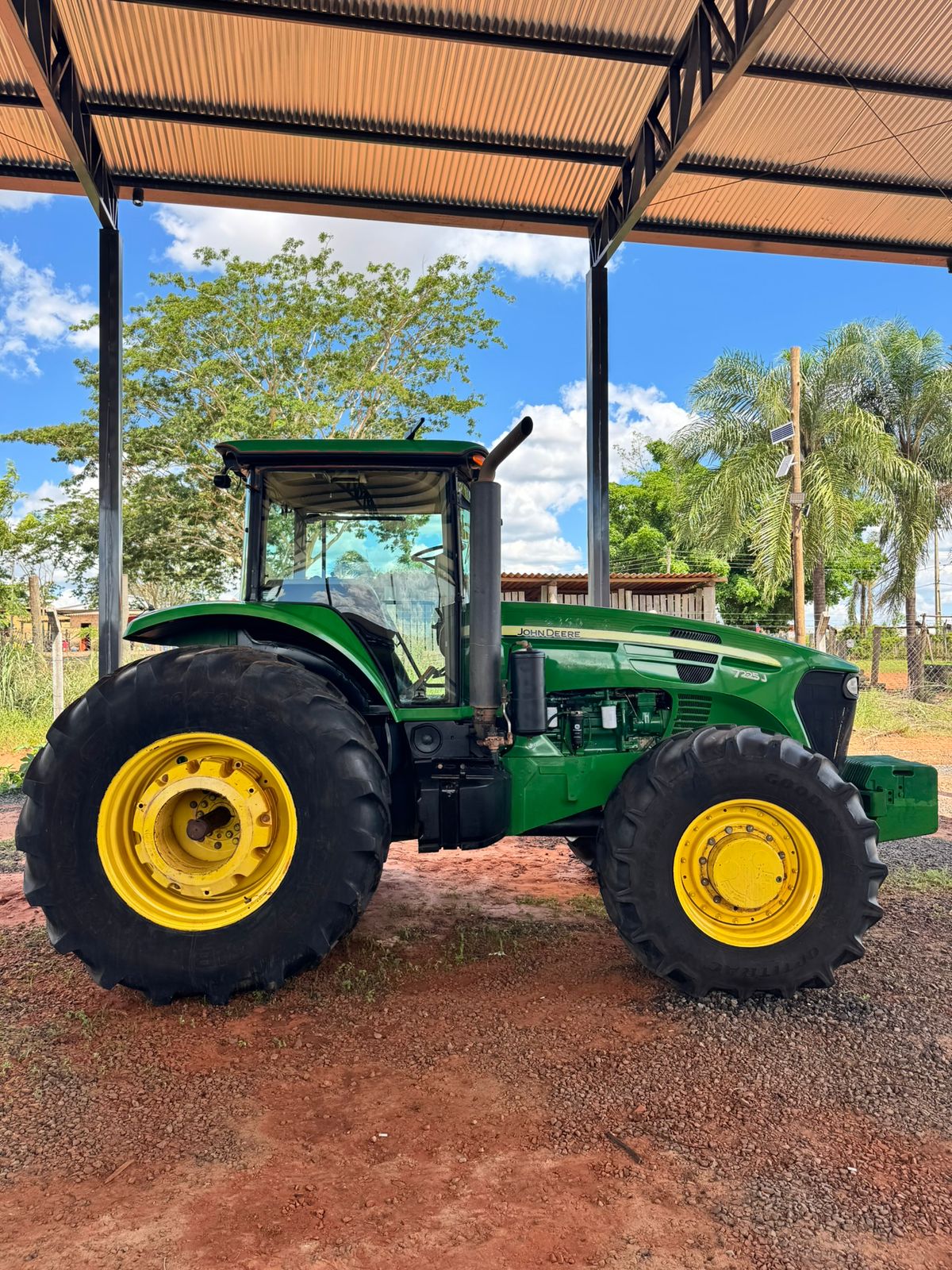 Trator John Deere 7225J – Ano 2016