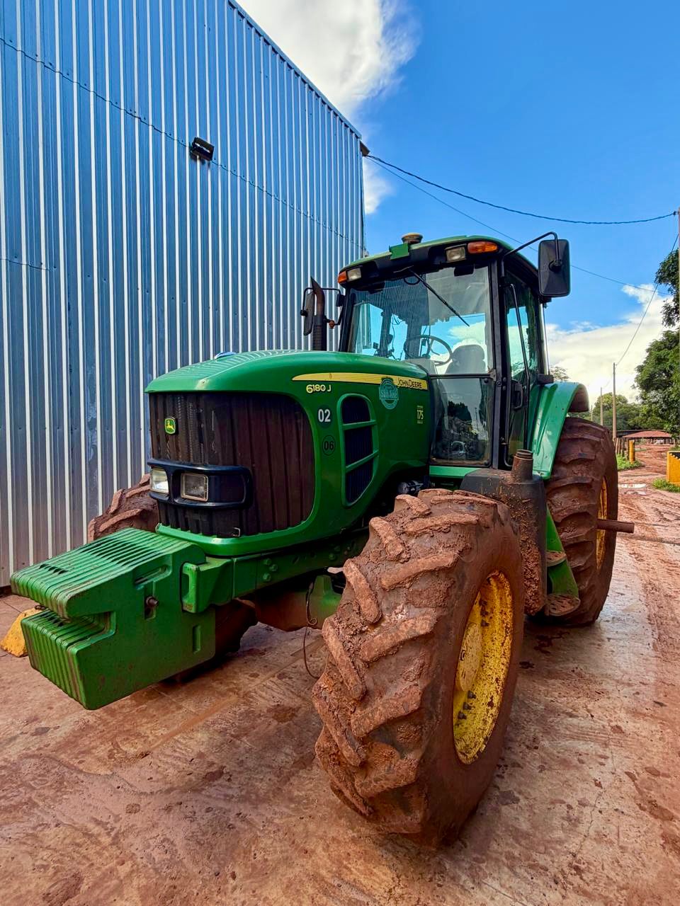 Trator John Deere 6180J – Ano 2012