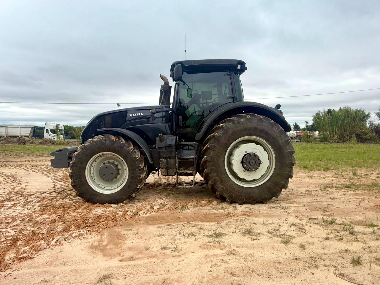 Trator Valtra S353 – Ano 2017