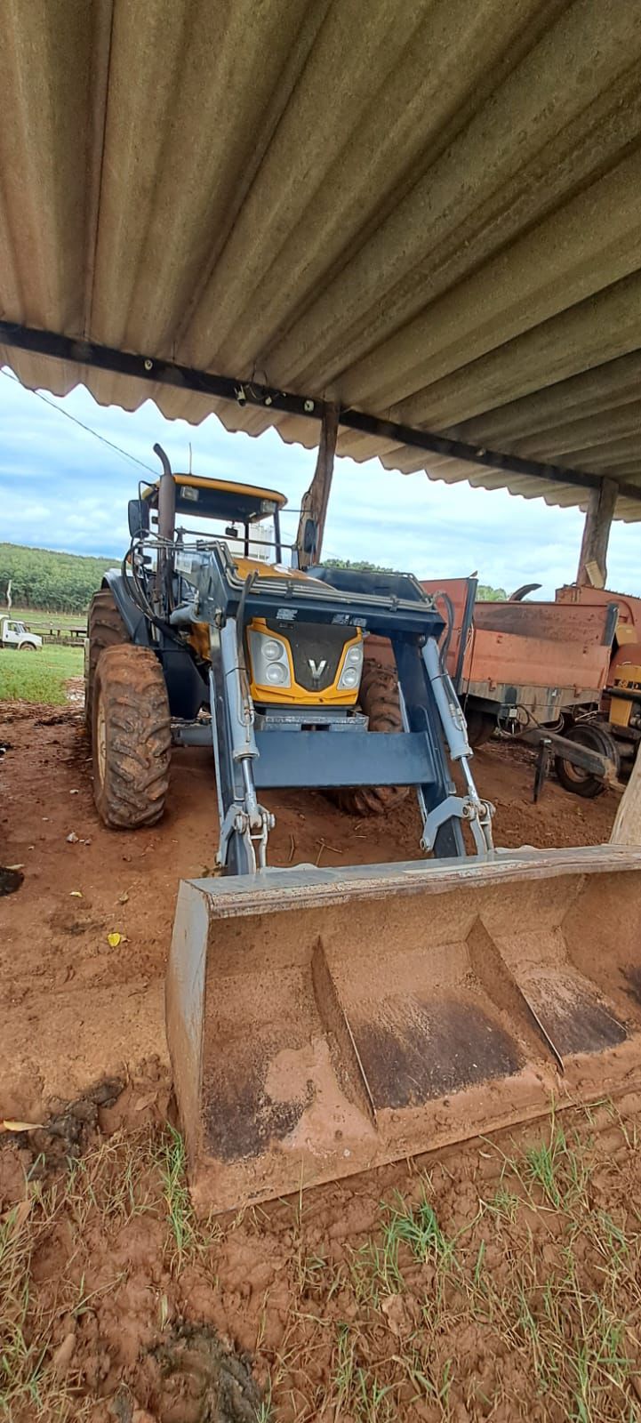 Trator Valtra BM 110 – Ano 2015