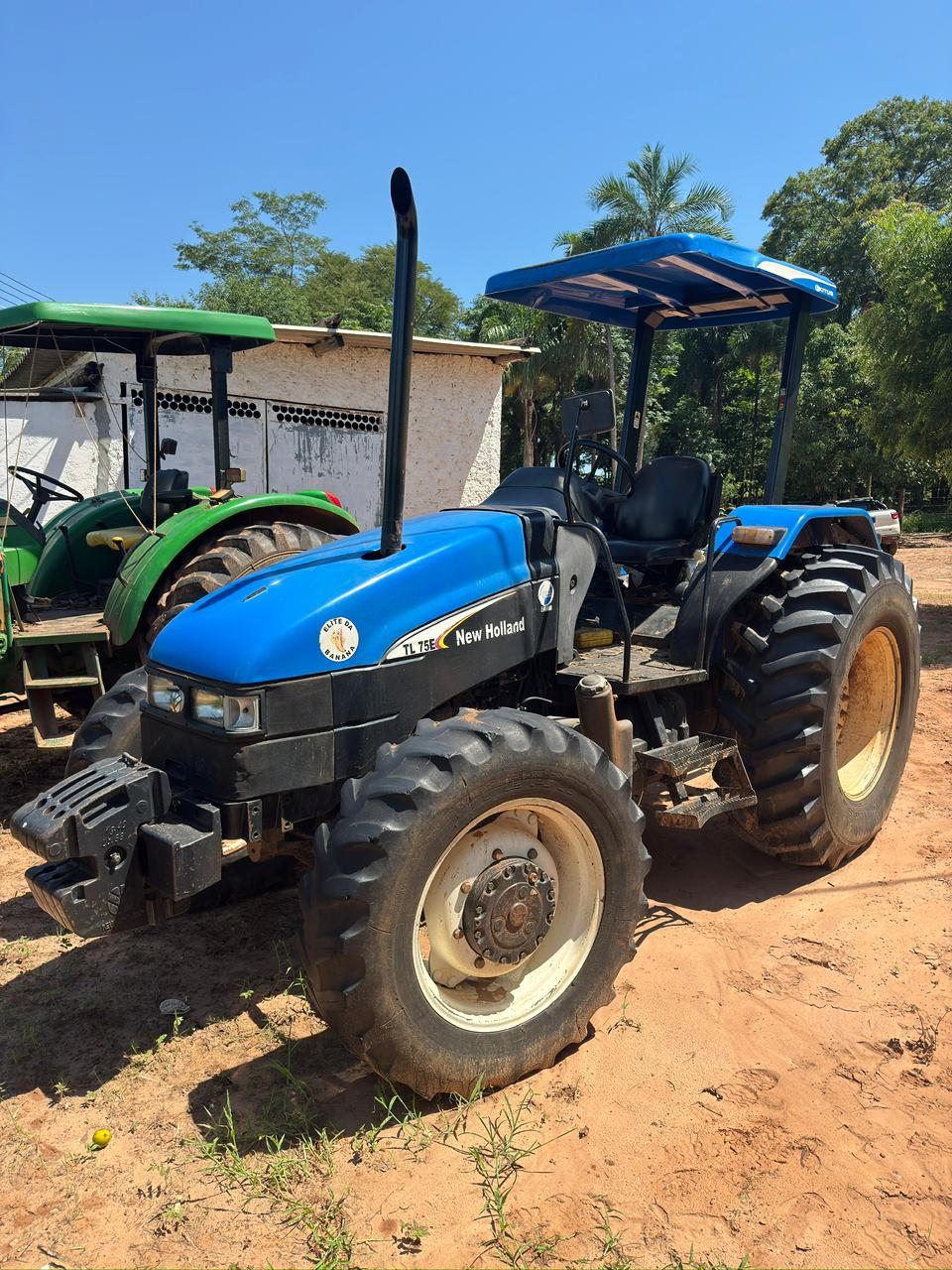 Trator New Holland TL 75E – Ano 2010