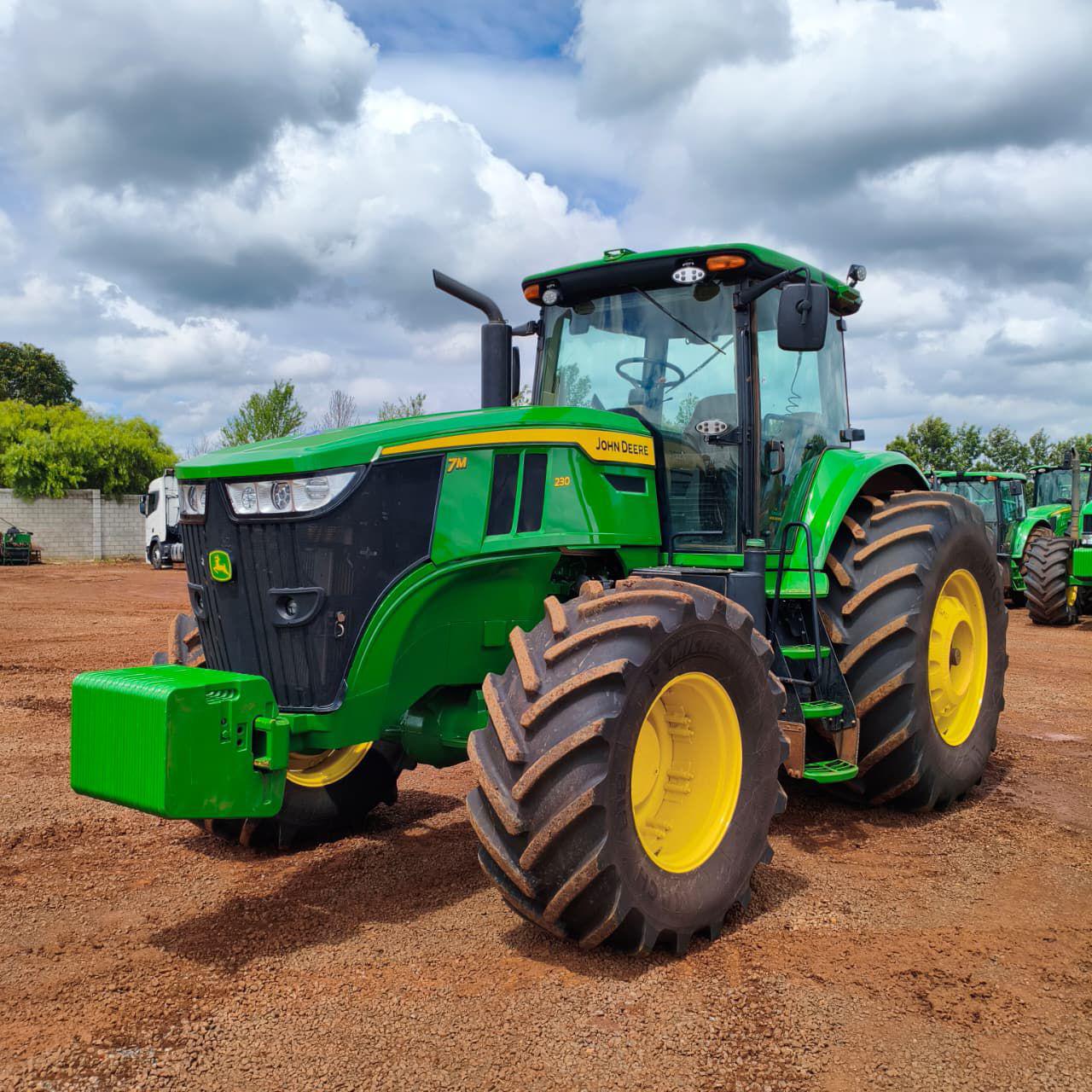 Trator John Deere 7M 230 – Ano 2024