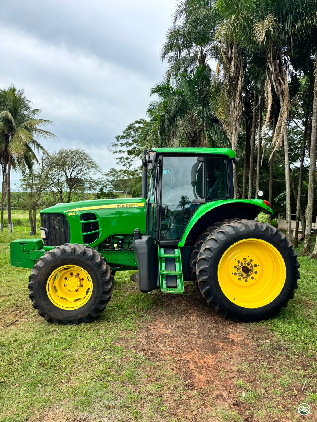 Trator John Deere 6135J – Ano 2020/21
