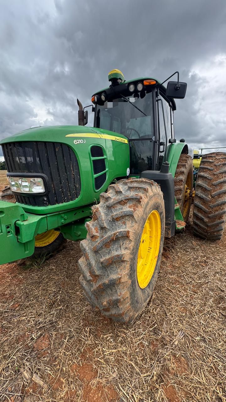 Trator John Deere 6210 J – Ano 2019