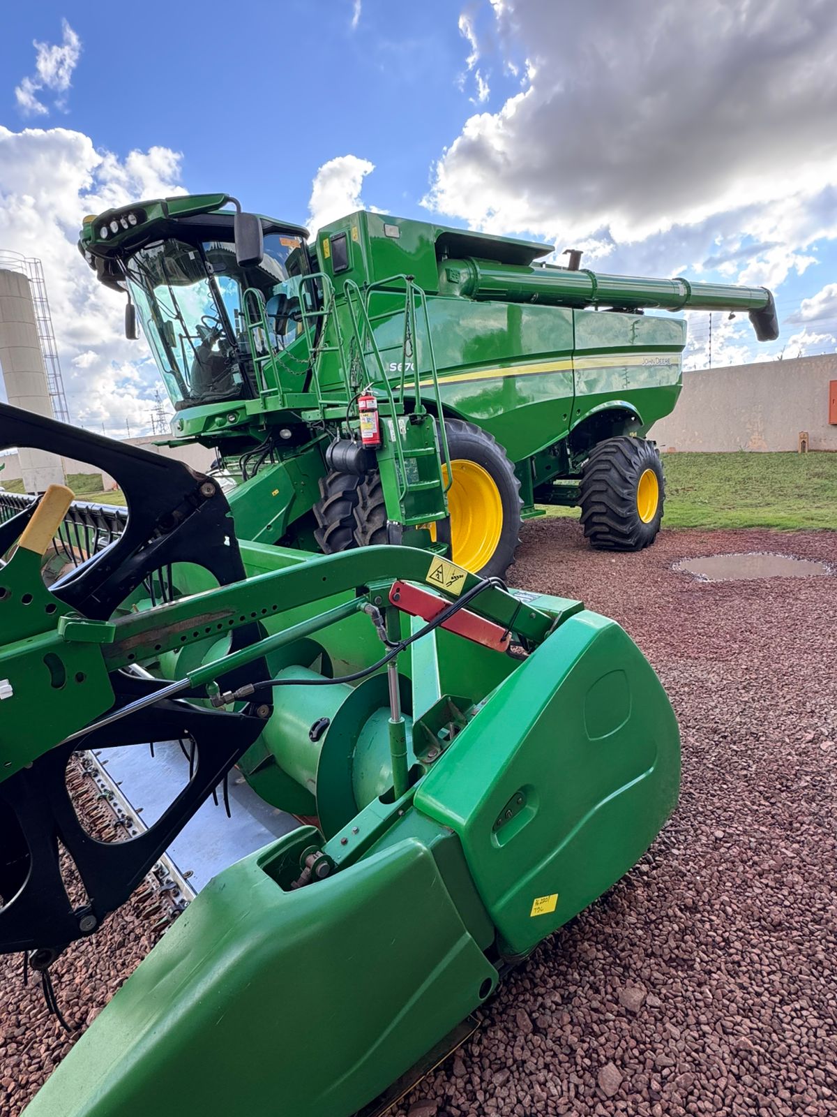 Colheitadeira John Deere S670 – Ano 2016