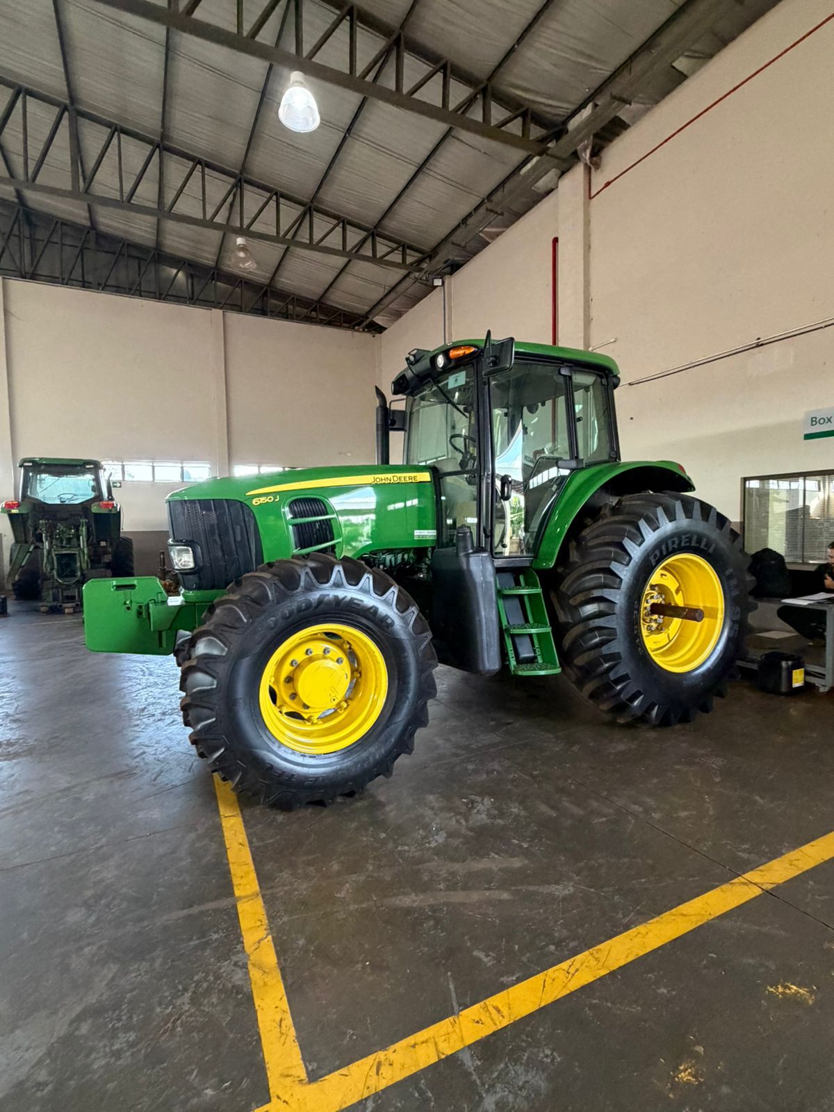 Trator John Deere 6150J – Ano 2024