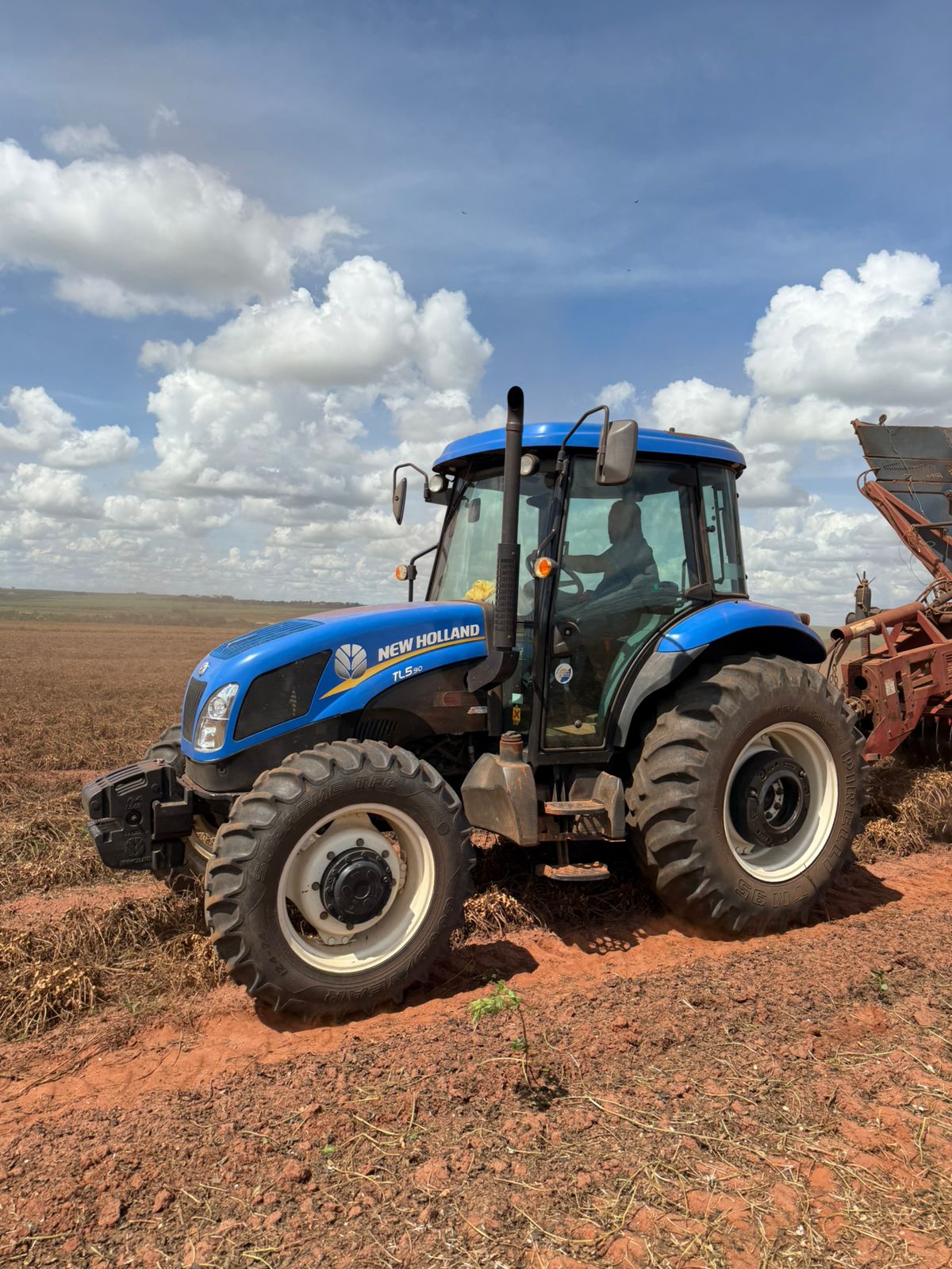 Trator New Holland TL 5.90 – Ano 2021