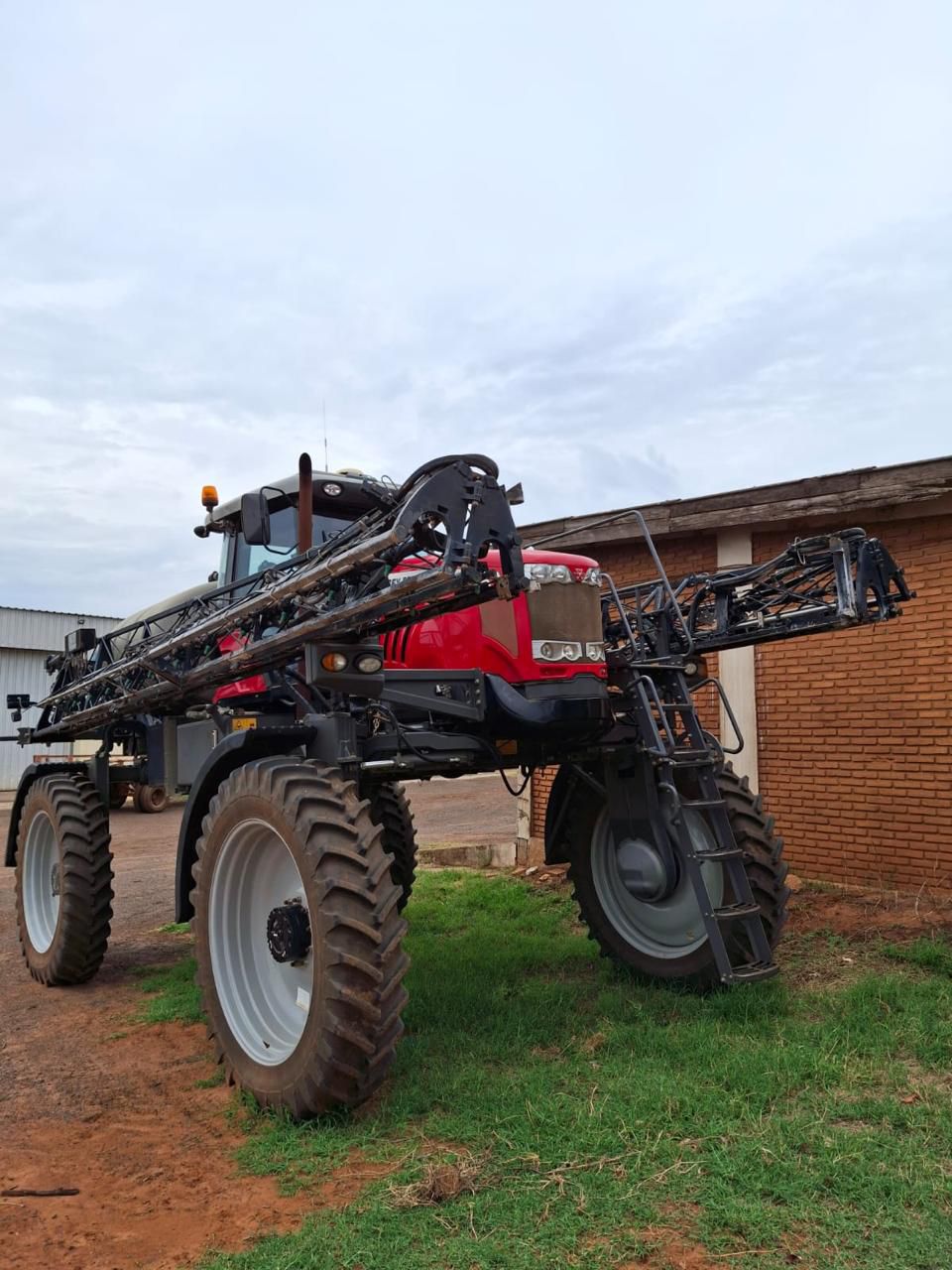 Pulverizador Autopropelido Massey Ferguson MF 9330 – Ano 2021