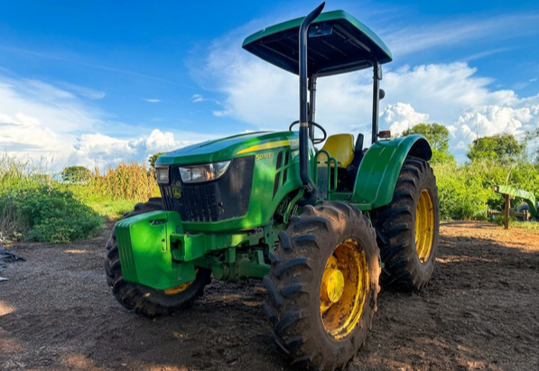 Trator John Deere 5070E – Ano 2022