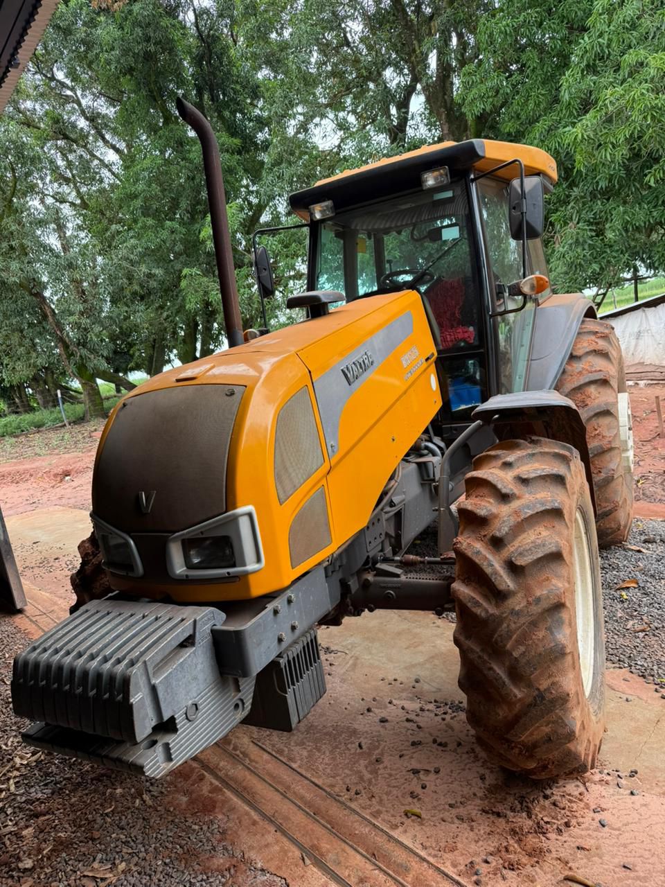 Trator Valtra BM 125I – Ano 2012
