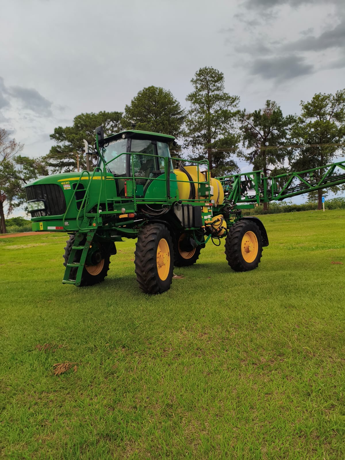 Pulverizador Autopropelido John Deere 4630 – Ano 2014