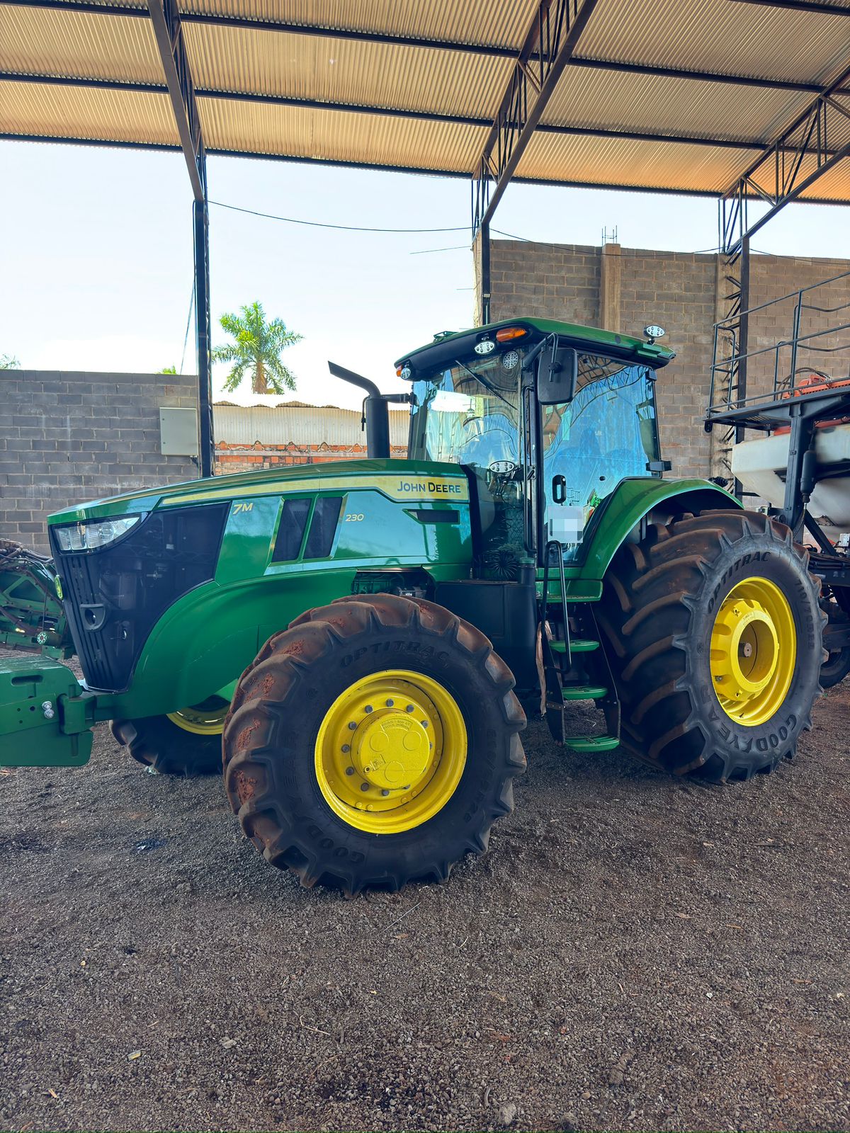 Trator John Deere 7M 230 – Ano 2025