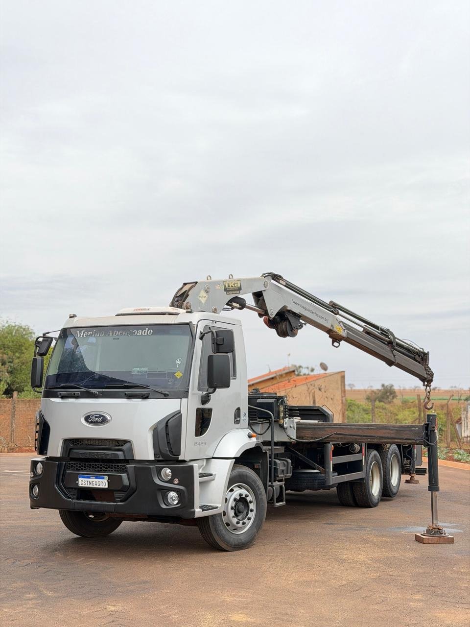 Caminhão Munk Trucado Ford Cargo 2429 – Ano 2014