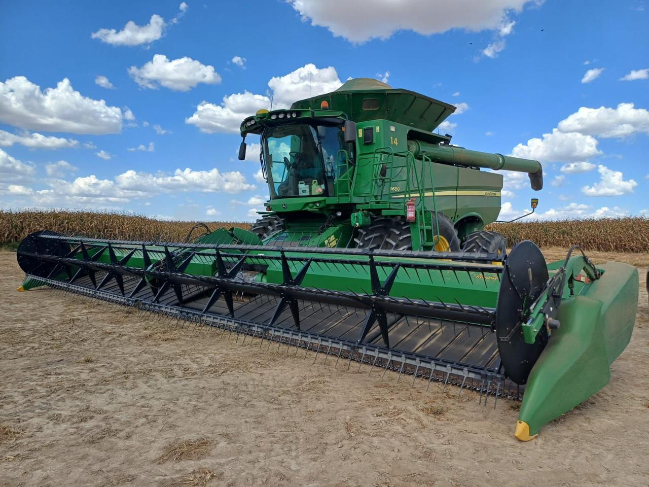 Colheitadeira John Deere S680 – Ano 2014