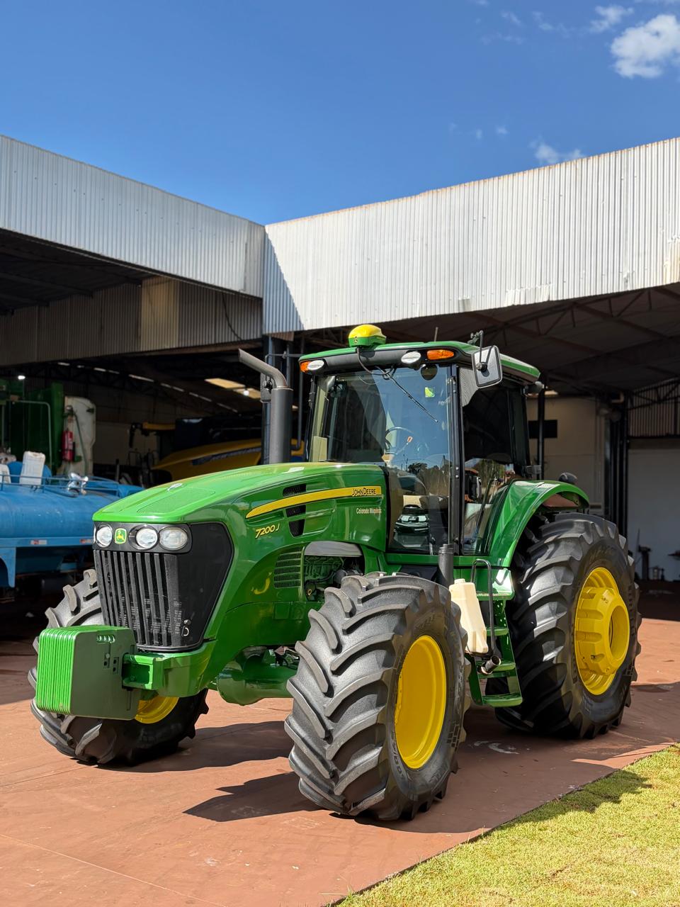 Trator John Deere 7200J – Ano 2021