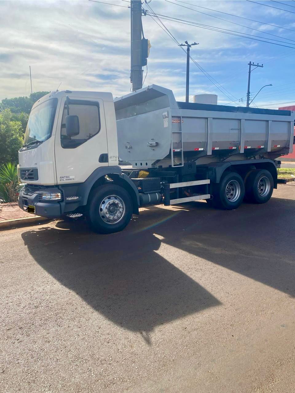 Caminhão Volvo VM270 – Ano 2012