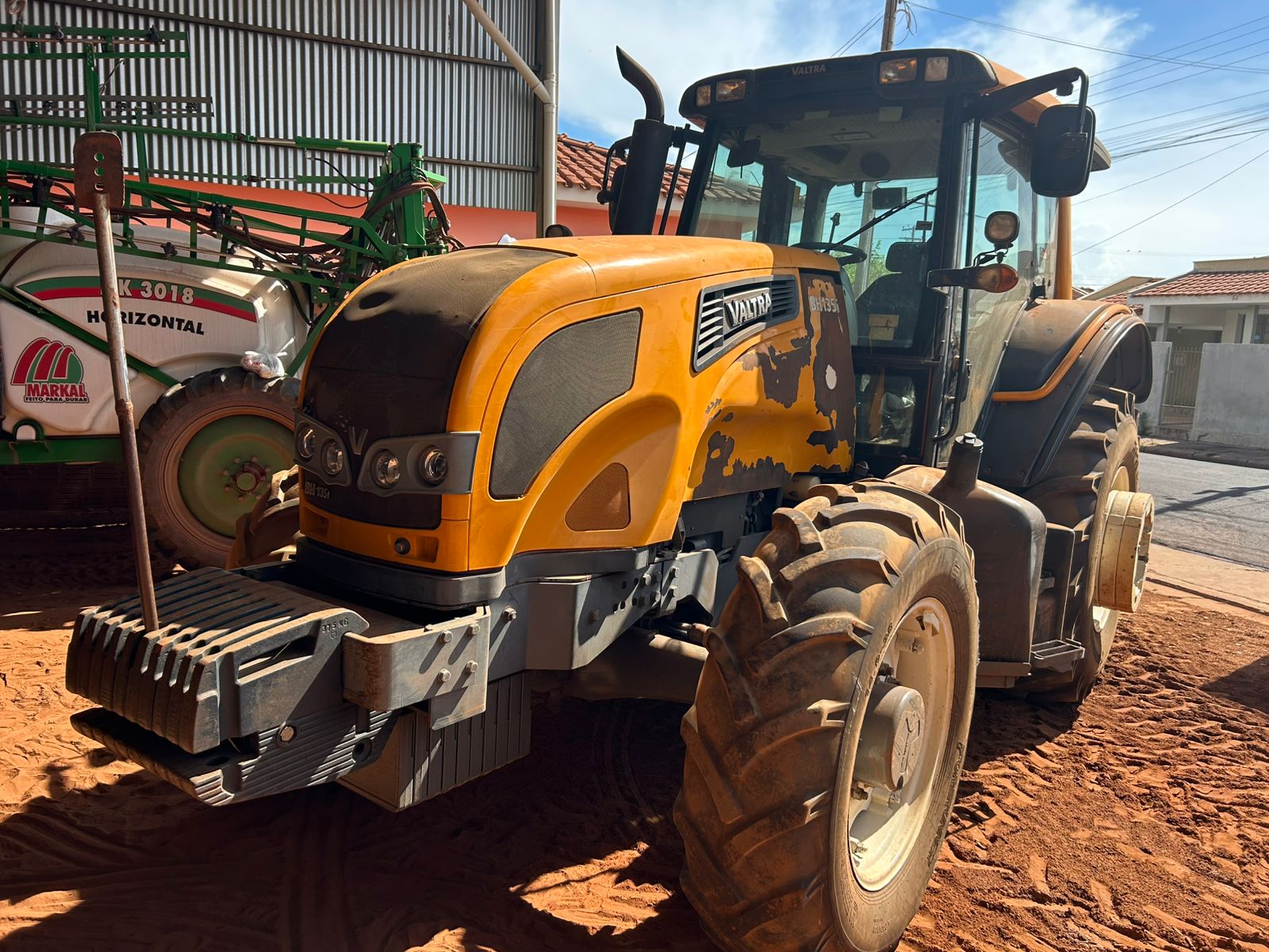Trator Valtra BH 135i – Ano 2014