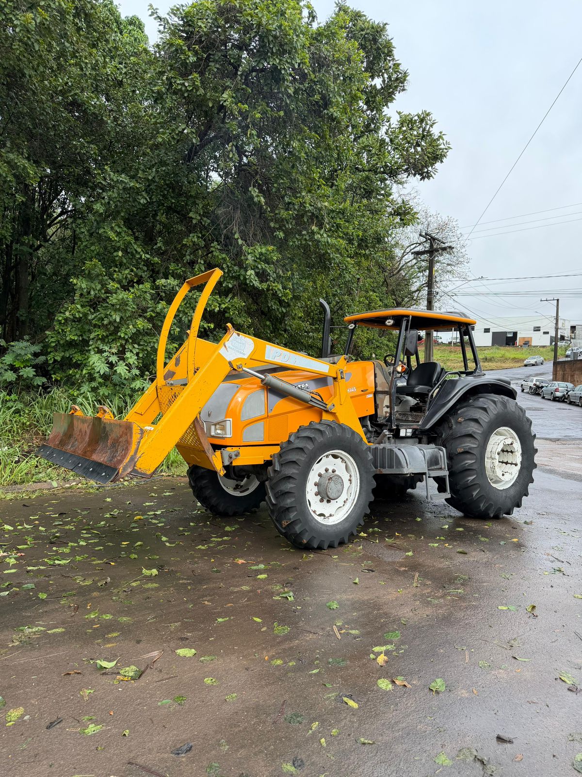 Trator Valtra BH145 – Ano 2011