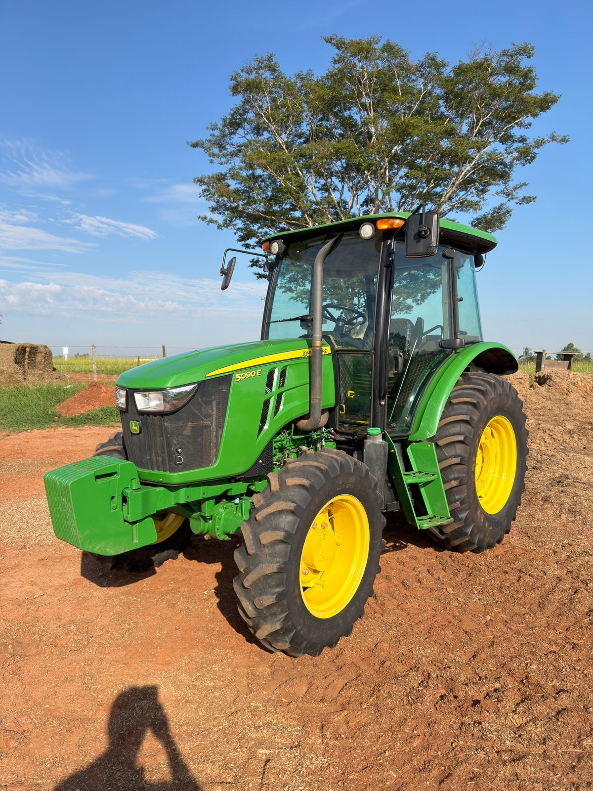 Trator John Deere 5090E – Ano 2022