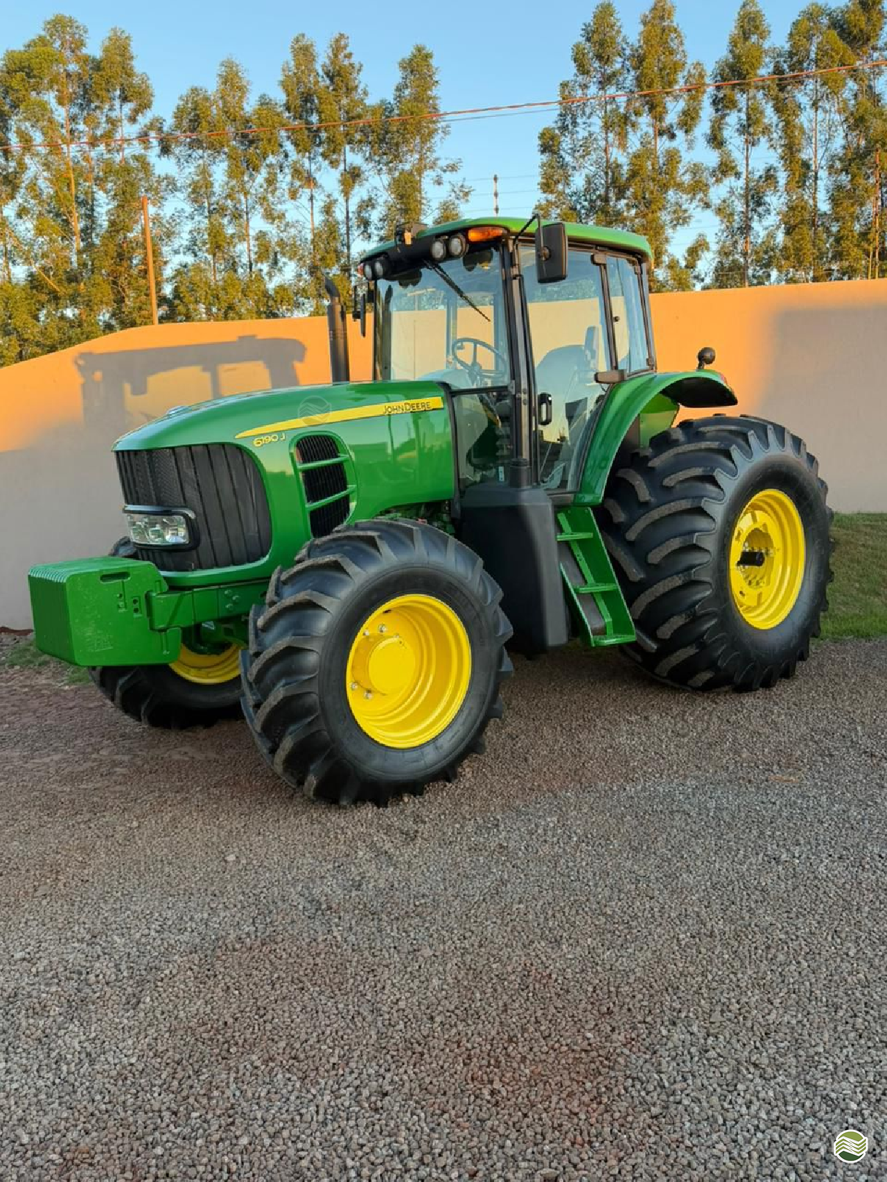 Trator John Deere 6190J – Ano 2017