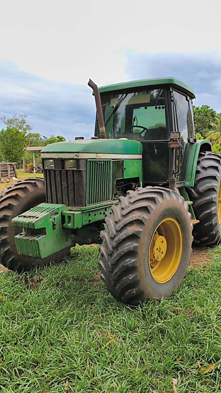Trator John Deere 7500 – Ano 2001