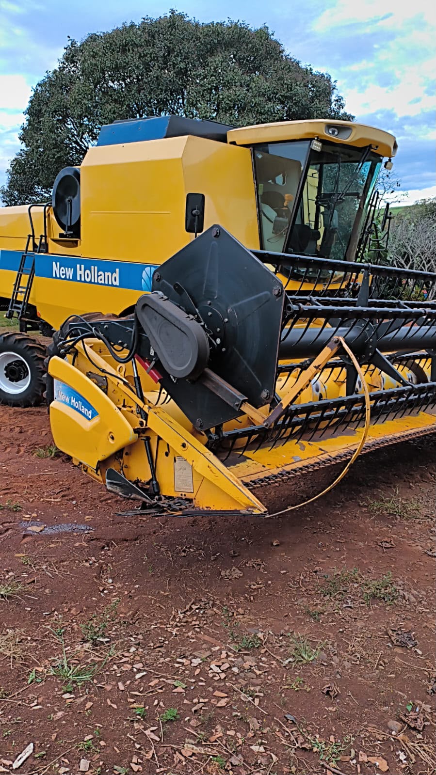 Colheitadeira New Holland TC 5090 – Ano 2010