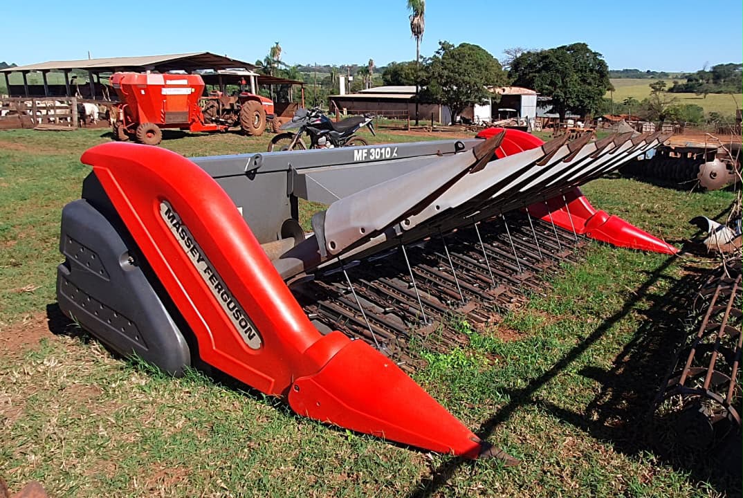 Plataforma de Milho Massey Ferguson 3010 – Ano 2016