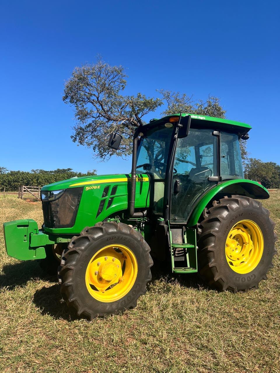 Trator John Deere 5078E – Ano 2022