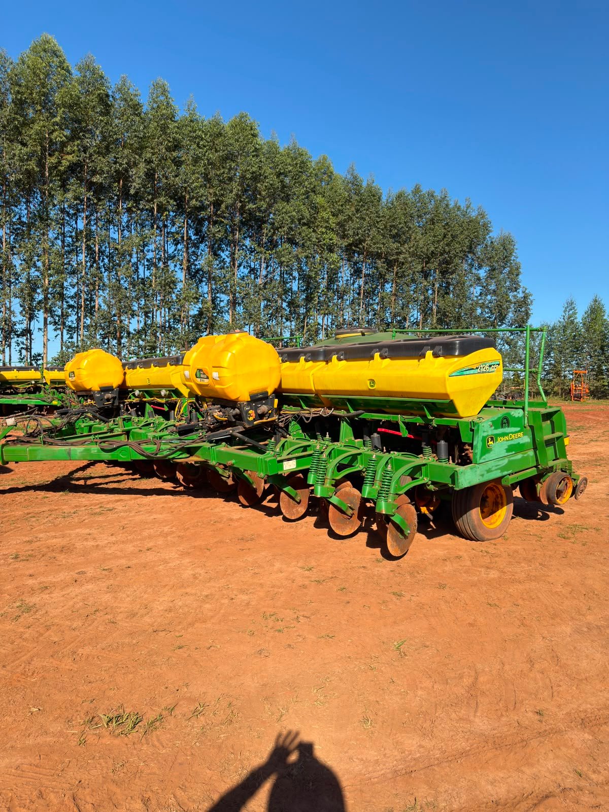 Plantadeira John Deere 2126 CCS – 26x45cm – Ano 2021