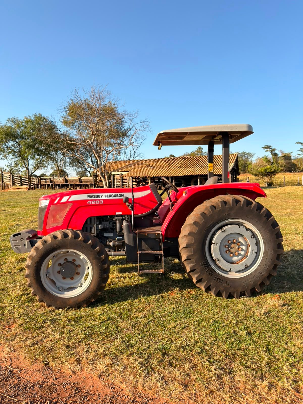 Trator Massey Ferguson MF 4283 – Ano 2015