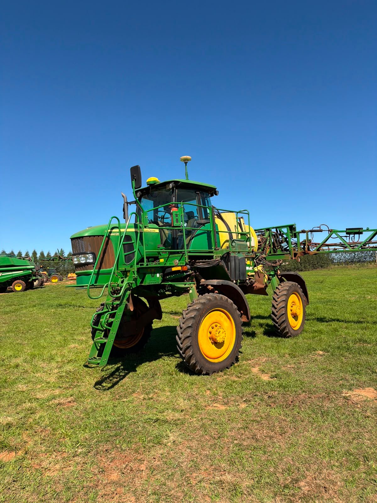 Pulverizador Autopropelido John Deere M4025 – Ano 2021