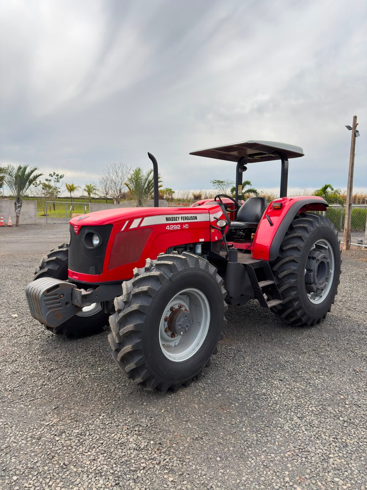 Trator Massey Ferguson 4292 HD – Ano 2014